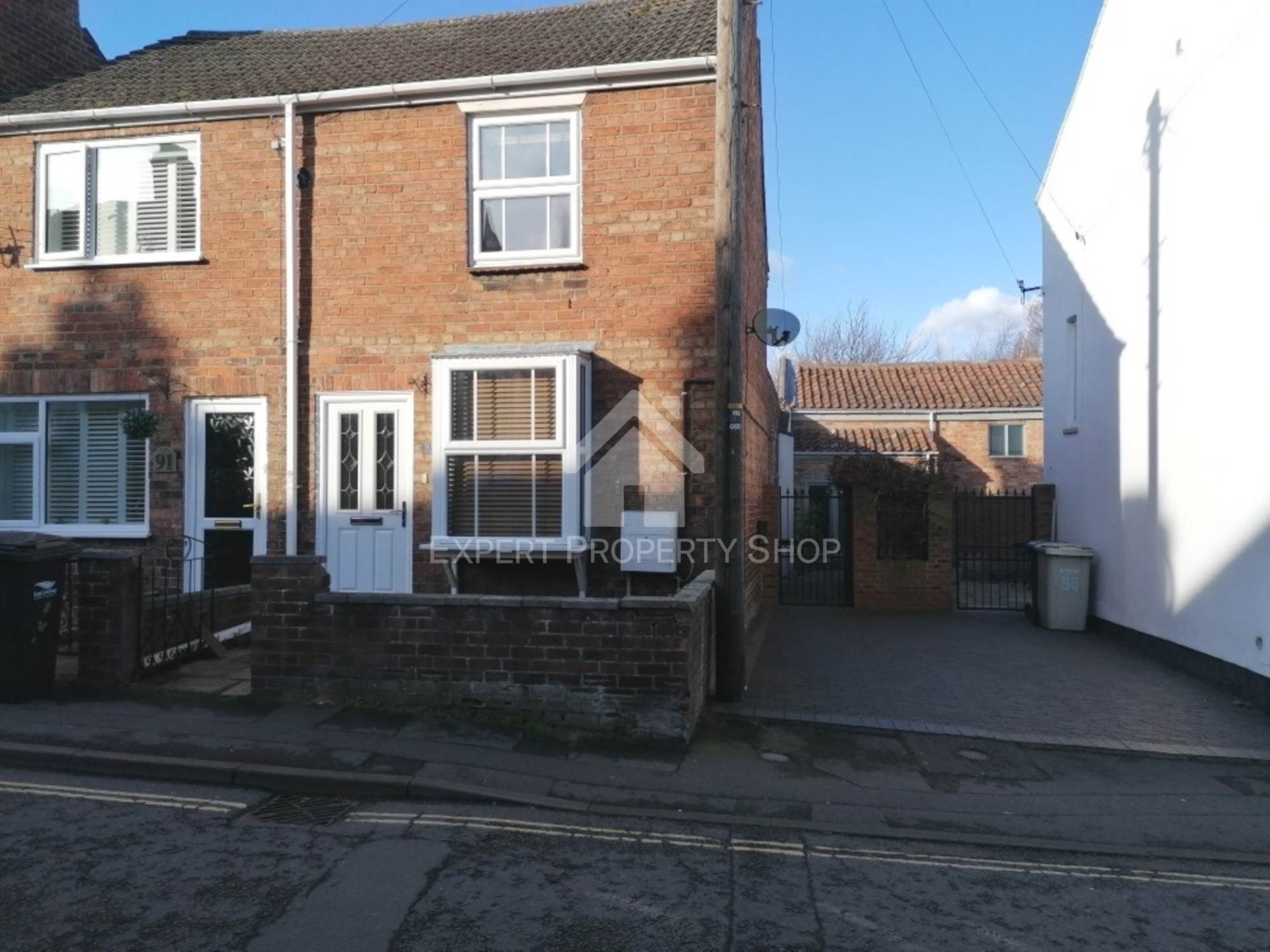 **AVAILABLE NOW** Kidgate, Louth, Image 1