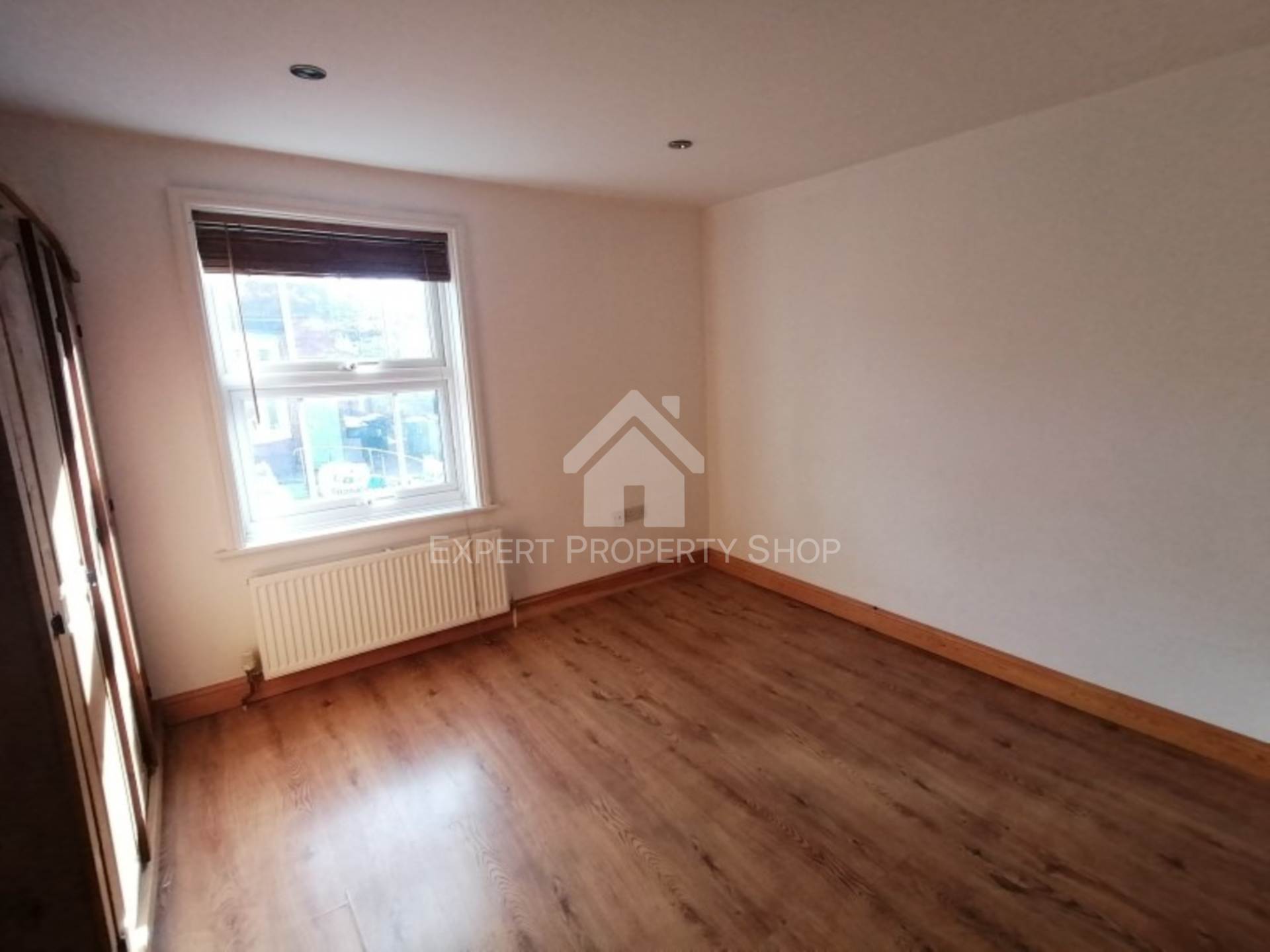 **AVAILABLE NOW** Kidgate, Louth, Image 8