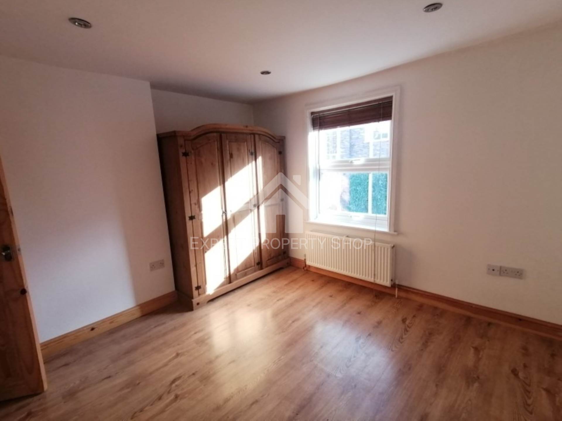 **AVAILABLE NOW** Kidgate, Louth, Image 9