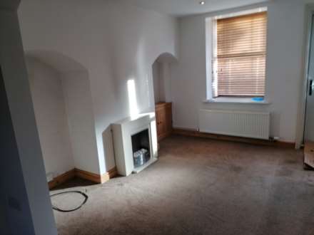 **AVAILABLE NOW** Kidgate, Louth, Image 2