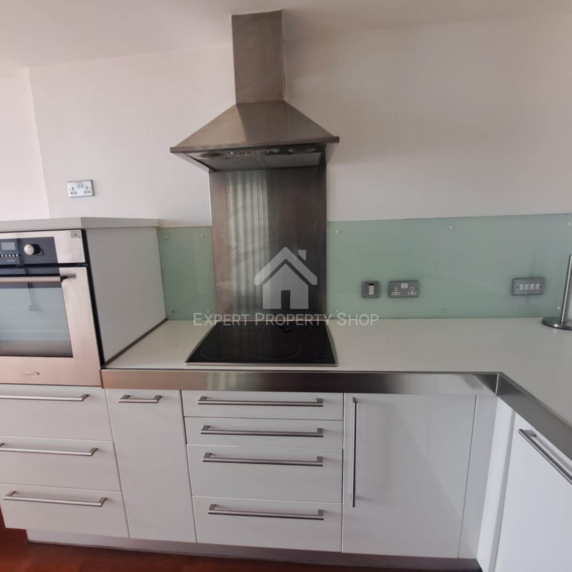 **AVAILABLE MAY** Flat 10, 4 St Peters Close, Sheffield, Image 4