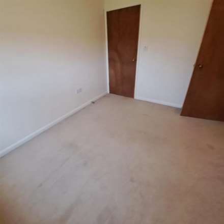 59 The Pines, Worksop, Image 6