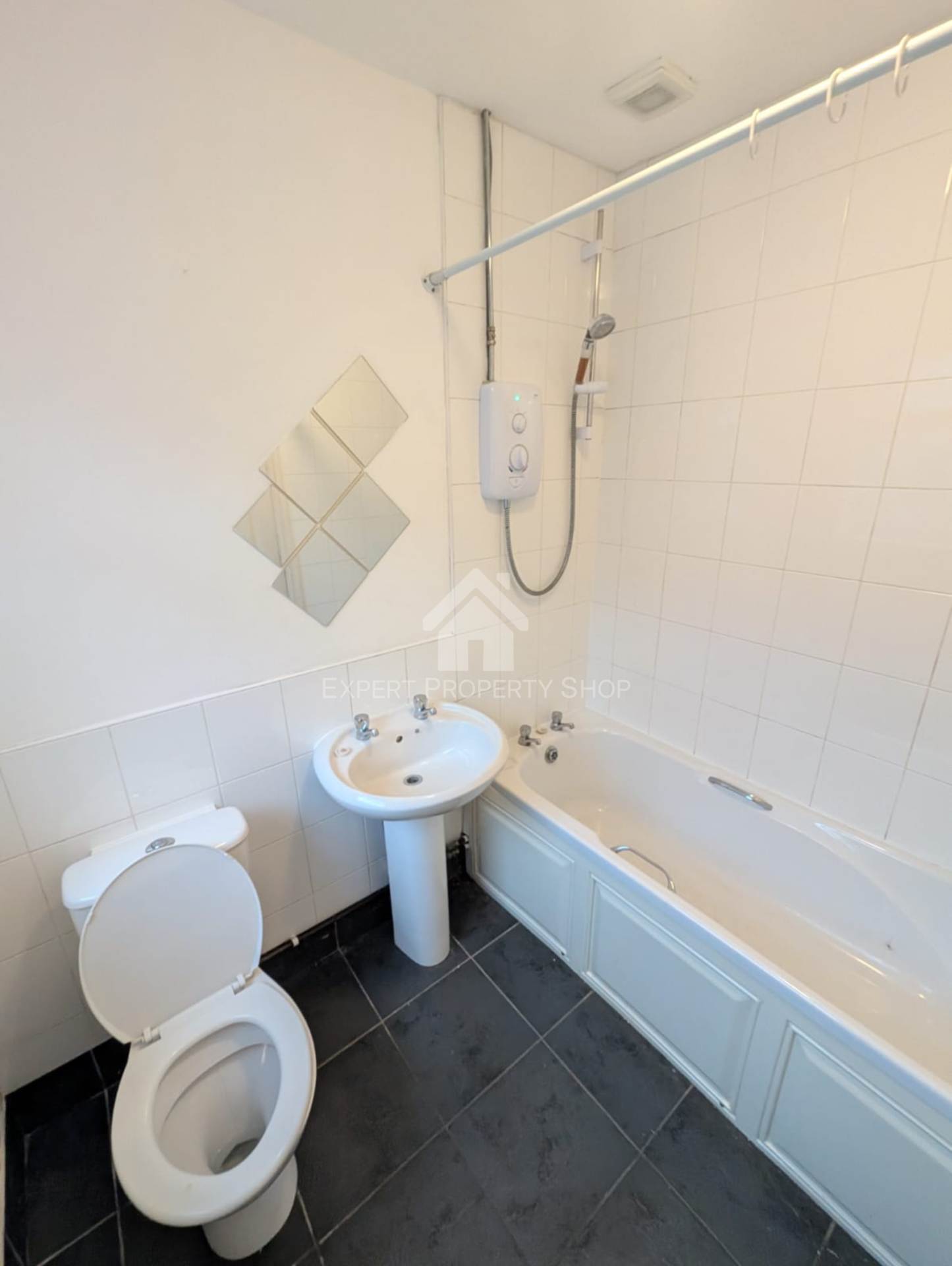 **AVAILABLE NOW**Cemetery Road. Worksop, Notts, Image 6