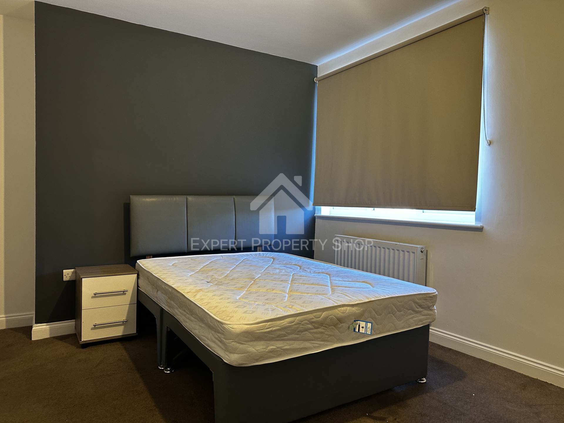**EN-SUITE ROOM**Newgate Street, Worksop, Image 2