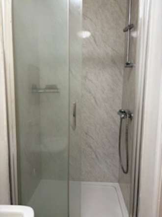 **EN-SUITE ROOM**Newgate Street, Worksop, Image 6