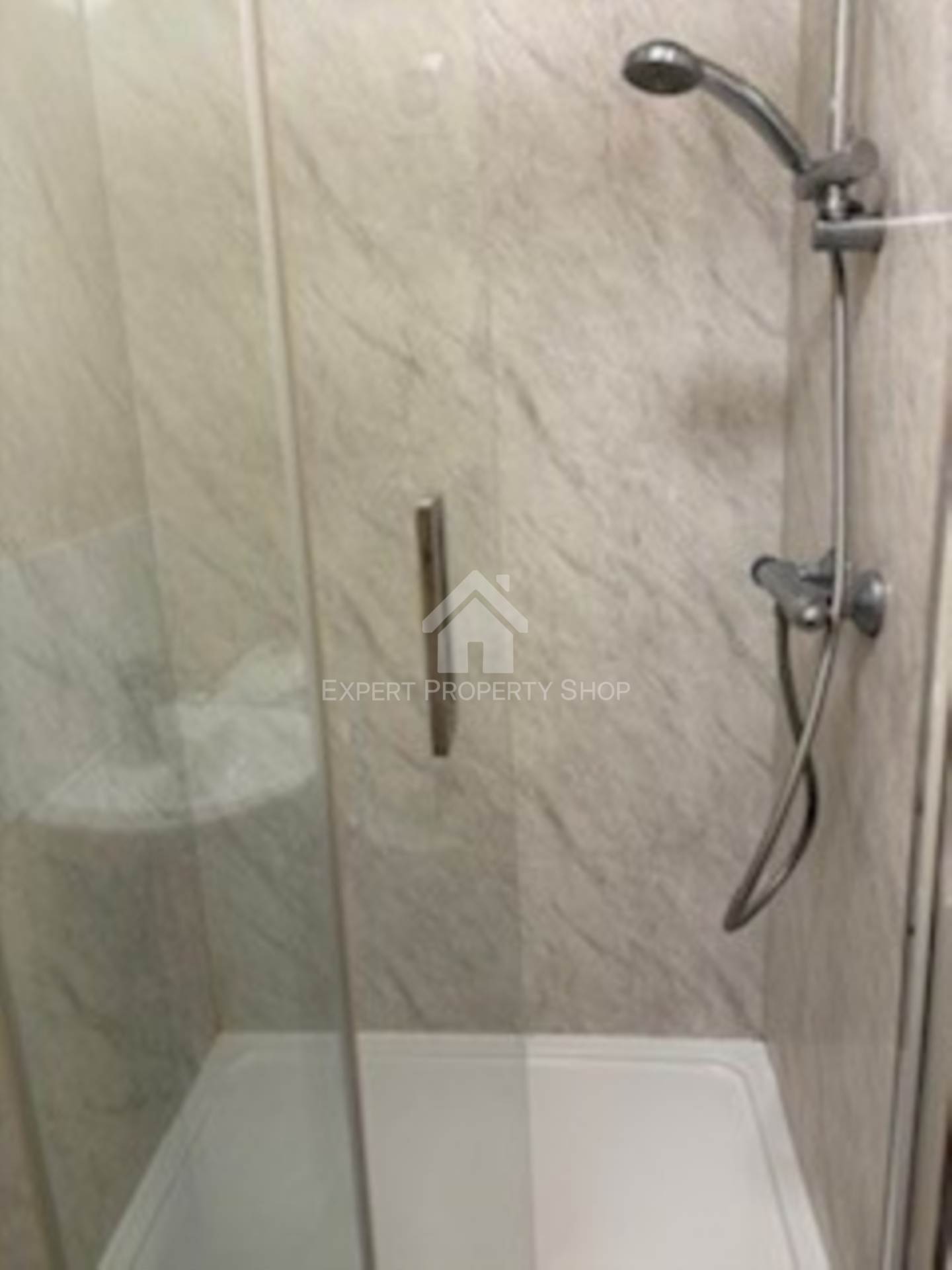 **EN-SUITE ROOM**Newgate Street, Worksop, Image 5