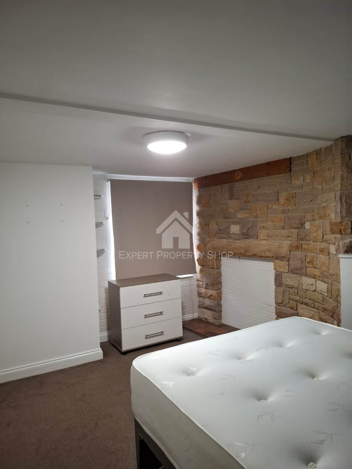 **En-Suite room Available**Newgate Street, Worksop, Image 3