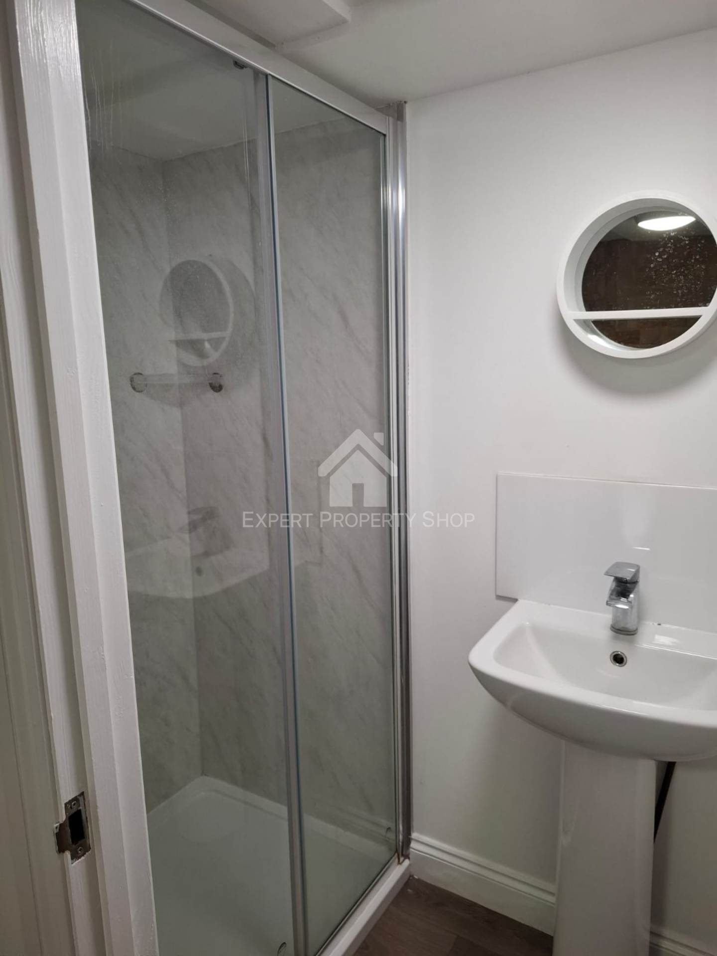 **En-Suite room Available**Newgate Street, Worksop, Image 7