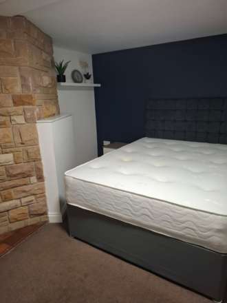**En-Suite room Available**Newgate Street, Worksop, Image 2