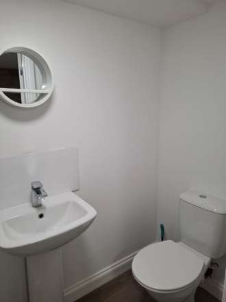 **En-Suite room Available**Newgate Street, Worksop, Image 5