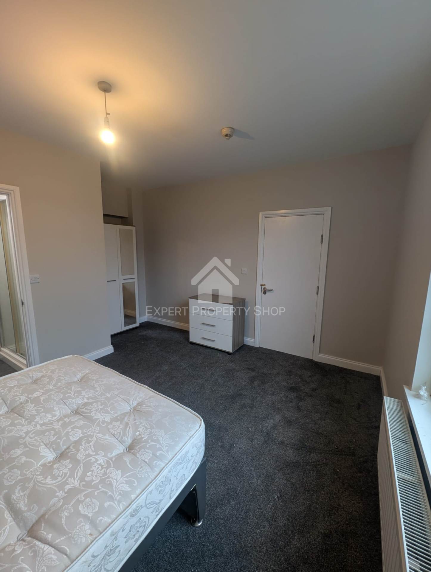 **AVAILABLE NOW** Room 7. Newgate Street, Worksop, Image 2
