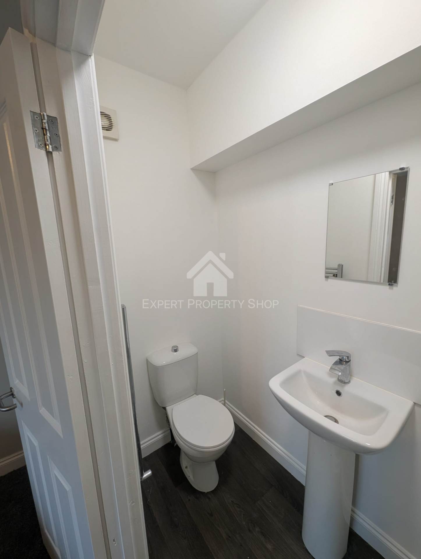 **AVAILABLE NOW** Room 7. Newgate Street, Worksop, Image 3