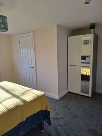 **AVAILABLE EARLY JANUARY** Room 12. 20 Newgate Street, Worksop, Image 2
