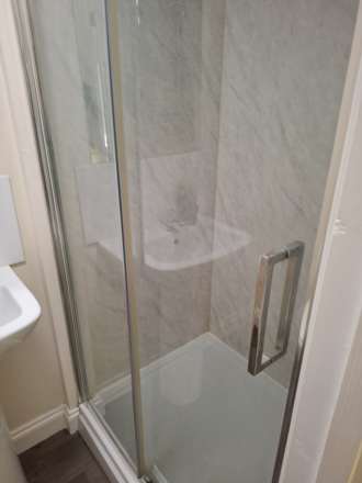 **AVAILABLE EARLY JANUARY** Room 12. 20 Newgate Street, Worksop, Image 4