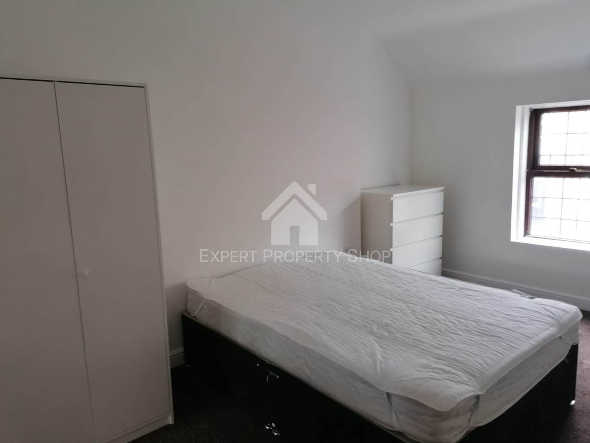 **ROOM AVAILABLE** Room 3, 88 Carlton Road, Worksop., Image 10