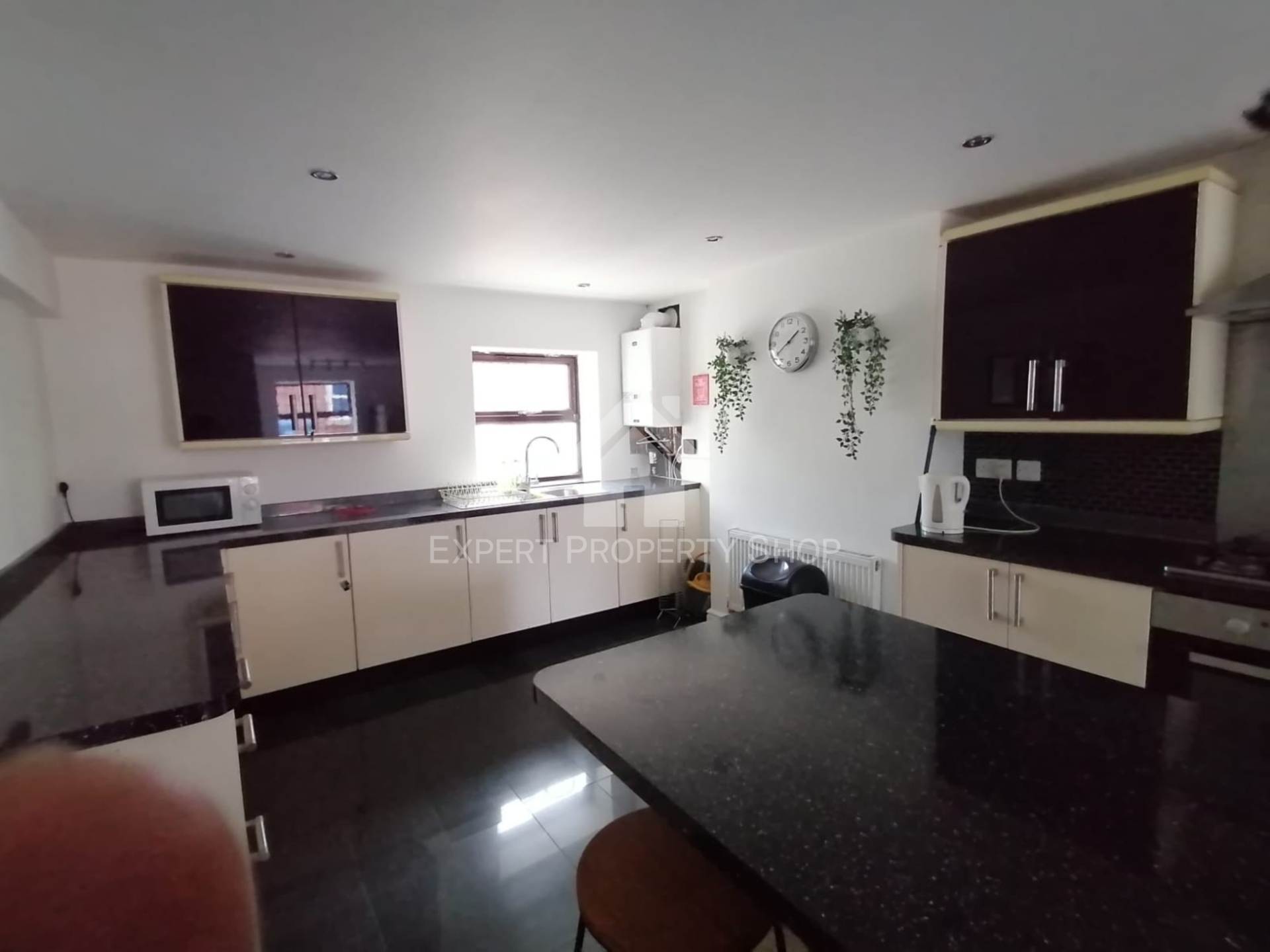 **ROOM AVAILABLE** Room 3, 88 Carlton Road, Worksop., Image 2