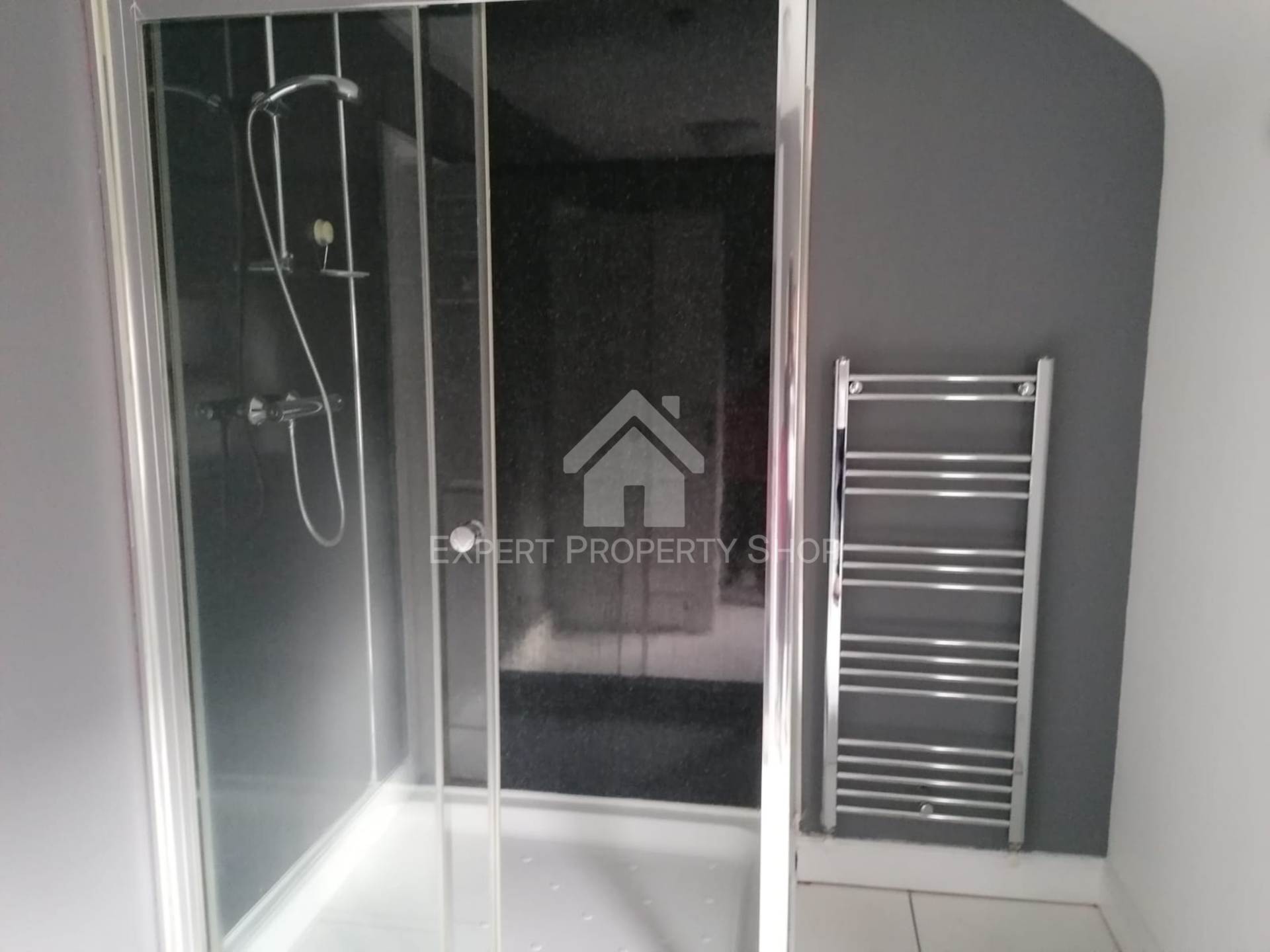 **ROOM AVAILABLE** Room 3, 88 Carlton Road, Worksop., Image 9