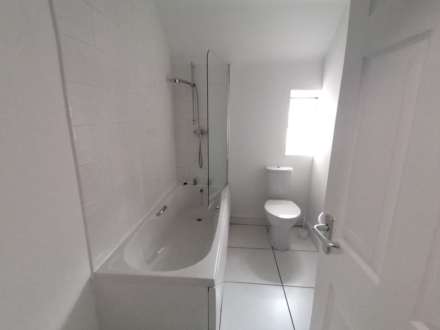 **AVAILABLE NOW** Carlton Road.Worksop., Image 7