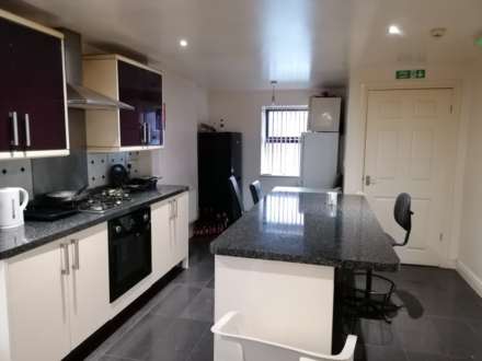 **AVAILABLE NOW**Room 6.  Carlton Road, Worksop, Image 10