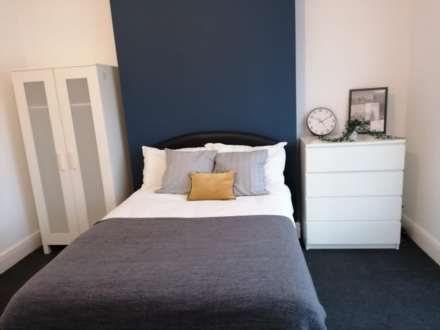 **DOUBLE ROOM AVAILABLE** 107 Watson Road.Worksop,, Image 2