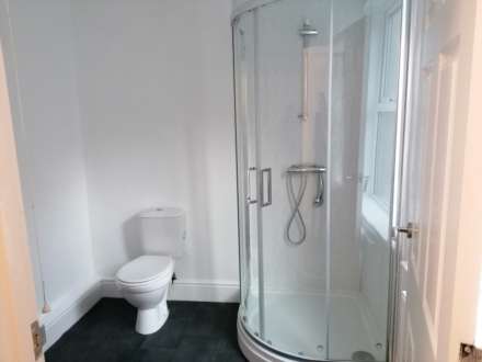 **DOUBLE ROOM AVAILABLE** 107 Watson Road.Worksop,, Image 5