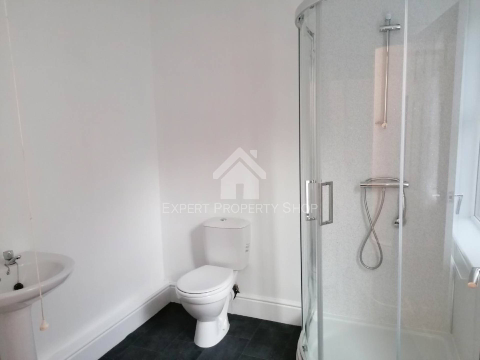 **ROOM AVAILABLE**Room 4, Watson Road.Worksop,, Image 8