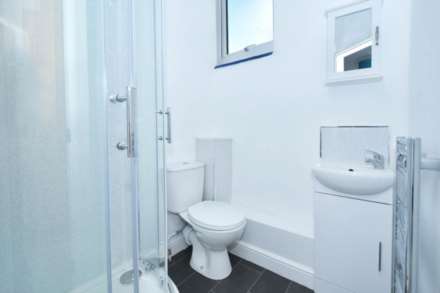 Room 2,<br />8 Westport Road, Stock -on-Trent, Image 2