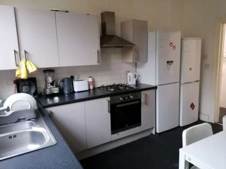 **AVAILABLE NOW**Watson Road, Worksop, Image 6