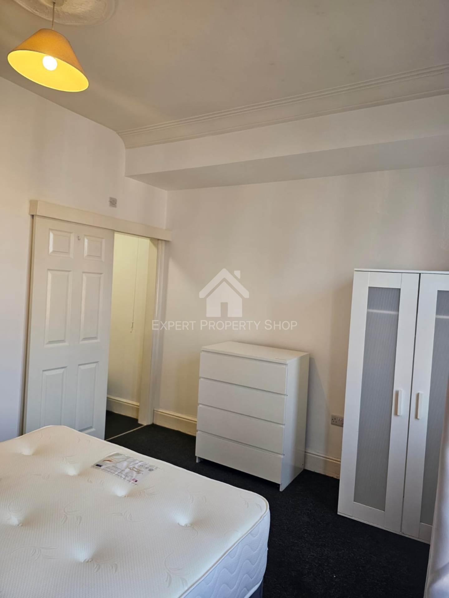 **AVAILABLE NOW**Room 4, 46 Watson Road, Worksop, Image 2