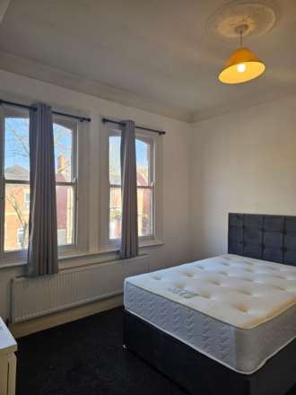 **AVAILABLE NOW**Room 4, 46 Watson Road, Worksop, Image 1