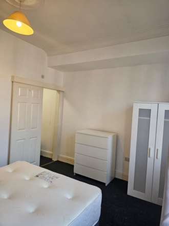 **AVAILABLE NOW**Room 4, 46 Watson Road, Worksop, Image 2