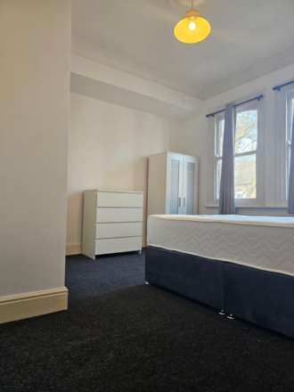 **AVAILABLE NOW**Room 4, 46 Watson Road, Worksop, Image 3