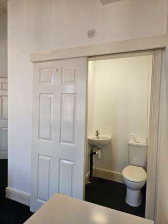 **AVAILABLE NOW**Room 4, 46 Watson Road, Worksop, Image 5
