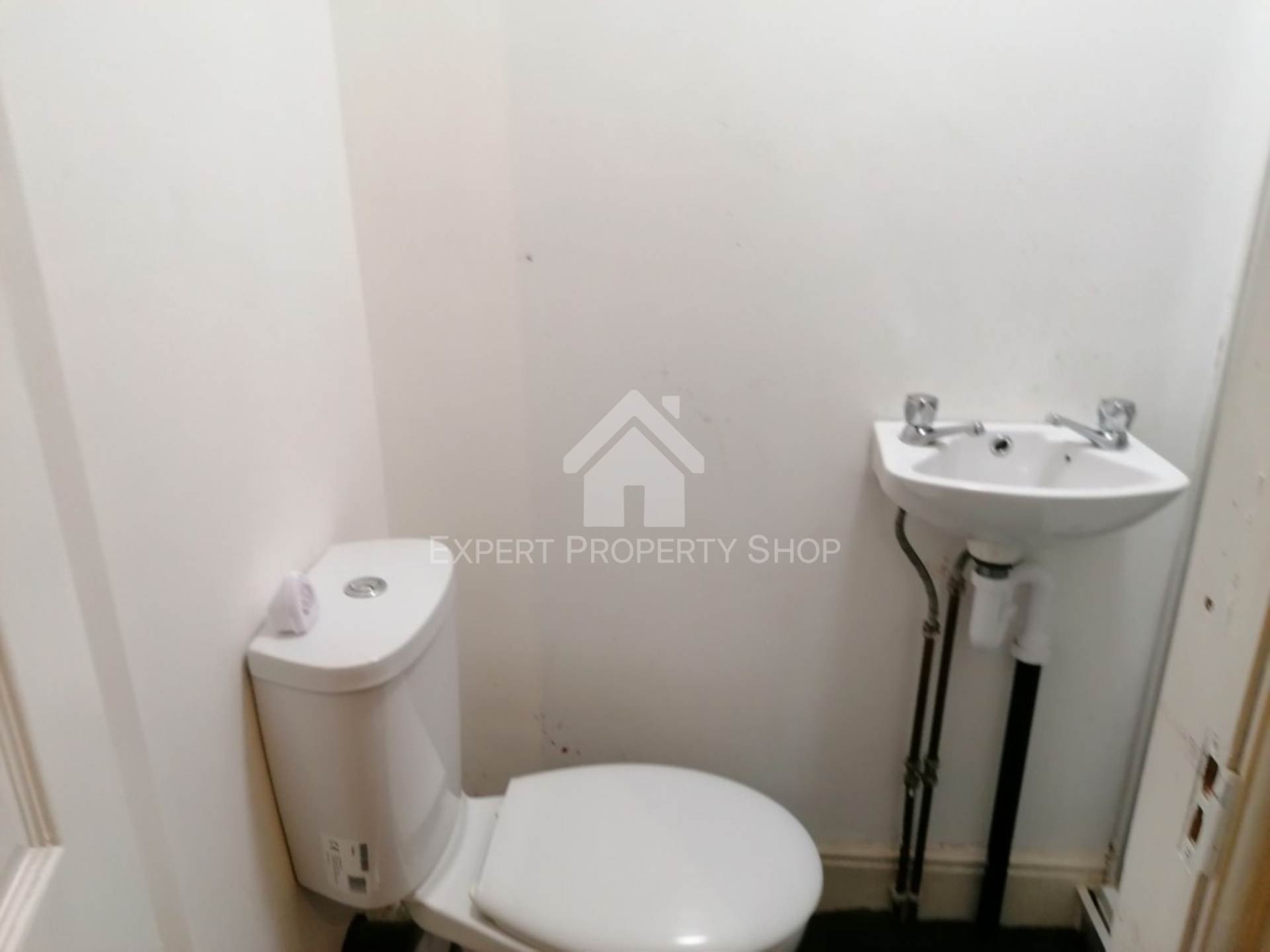 **EN-SUITE ROOM**Watson Road, Worksop, Image 4