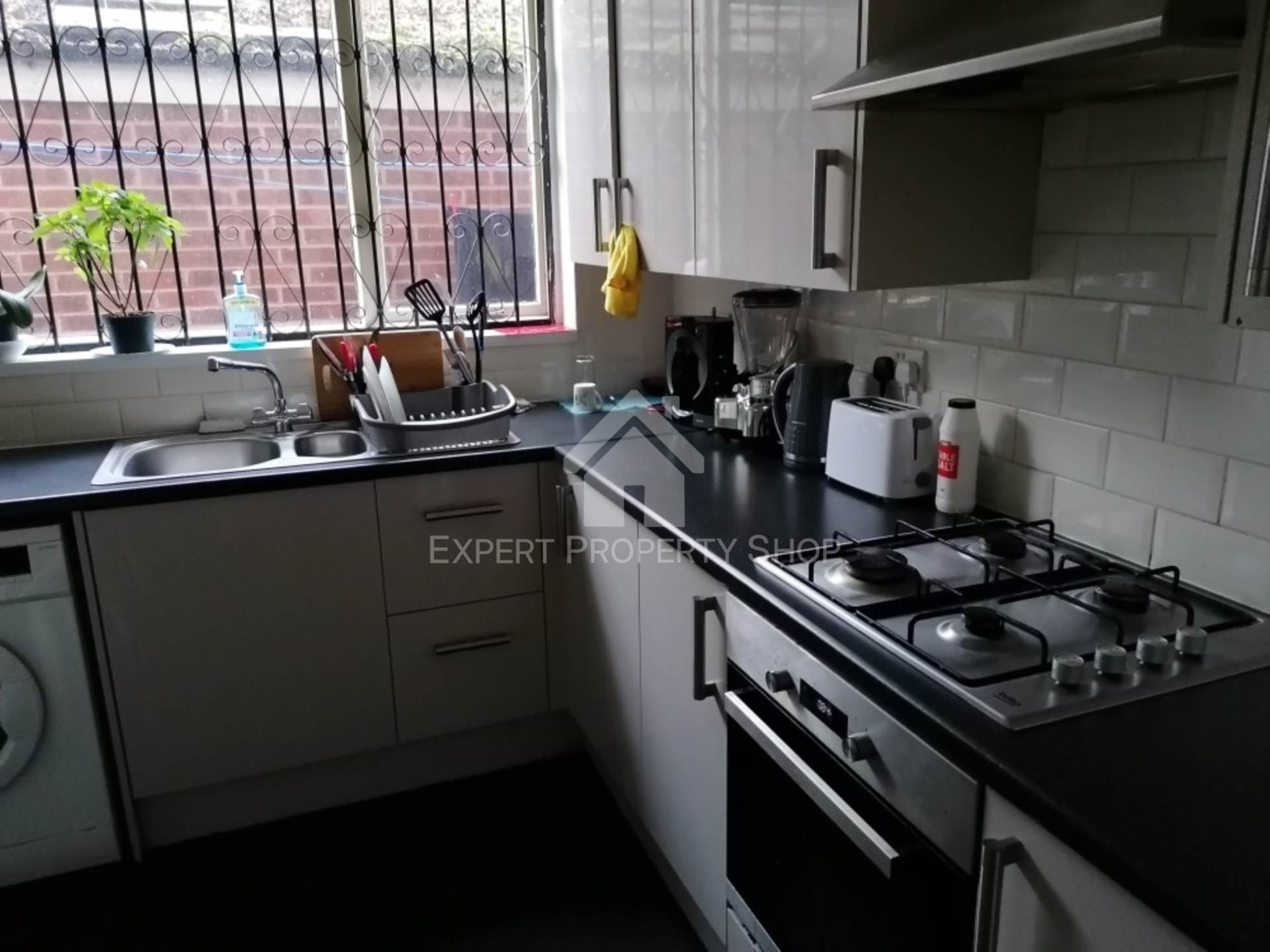 **EN-SUITE ROOM**Watson Road, Worksop, Image 5