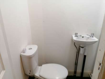 **EN-SUITE ROOM**Watson Road, Worksop, Image 4