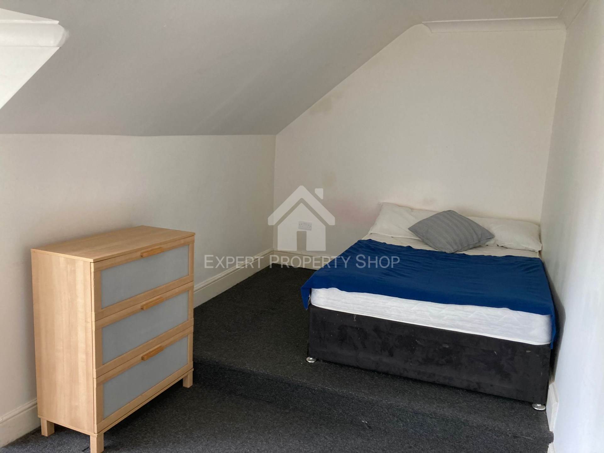 **En-Suite Room**Watson Road, Worksop, Image 1