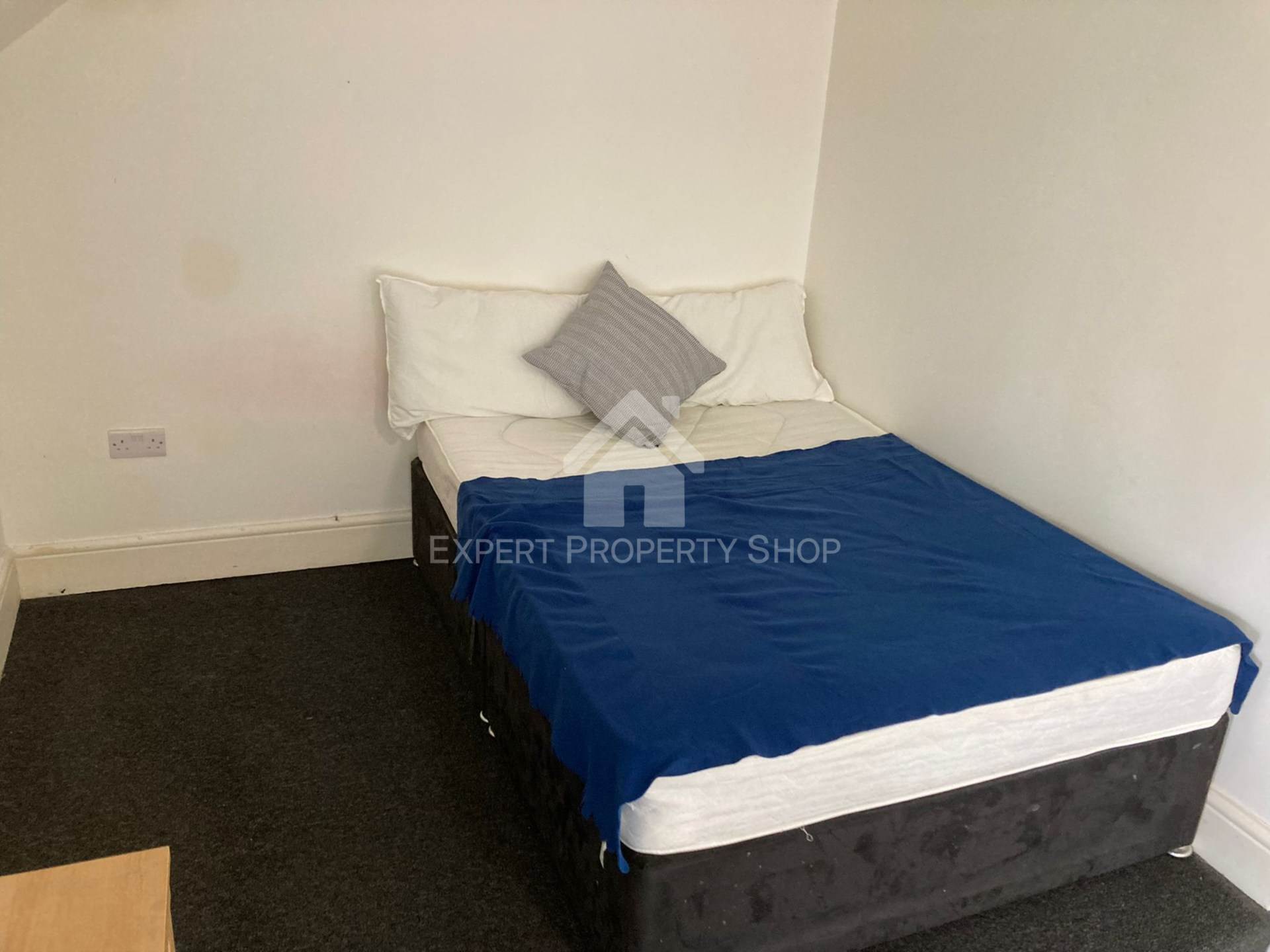**En-Suite Room**Watson Road, Worksop, Image 2