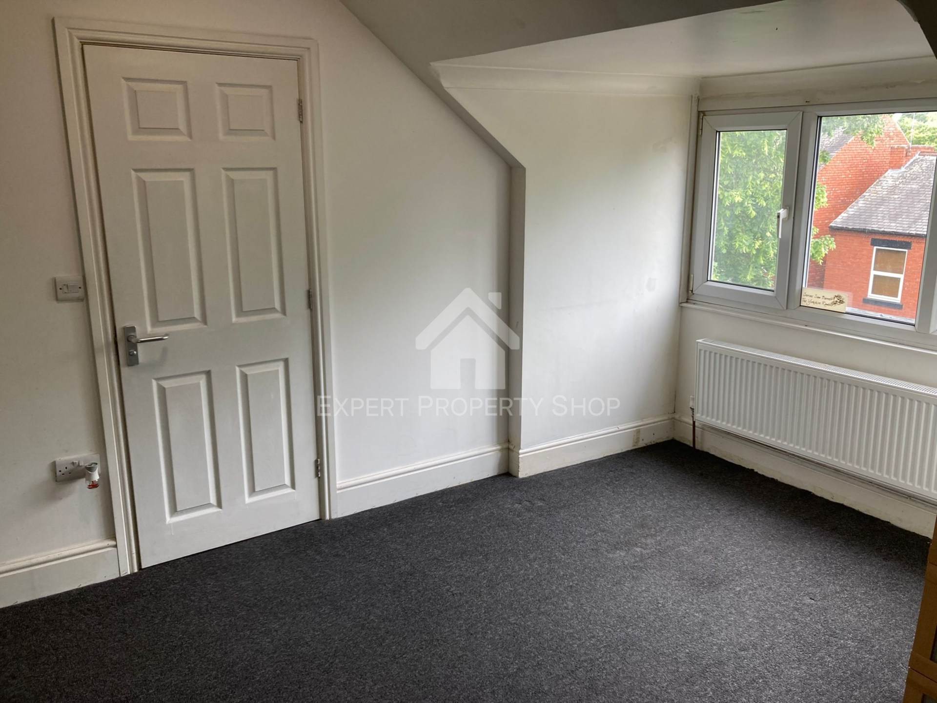 **En-Suite Room**Watson Road, Worksop, Image 4