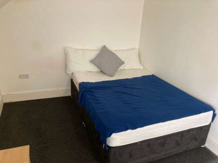 **En-Suite Room**Watson Road, Worksop, Image 2