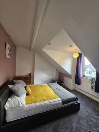 1 Bedroom Room, Holly Road, Retford