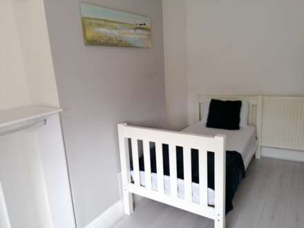 Room 2, 11 Albert Road, Retford