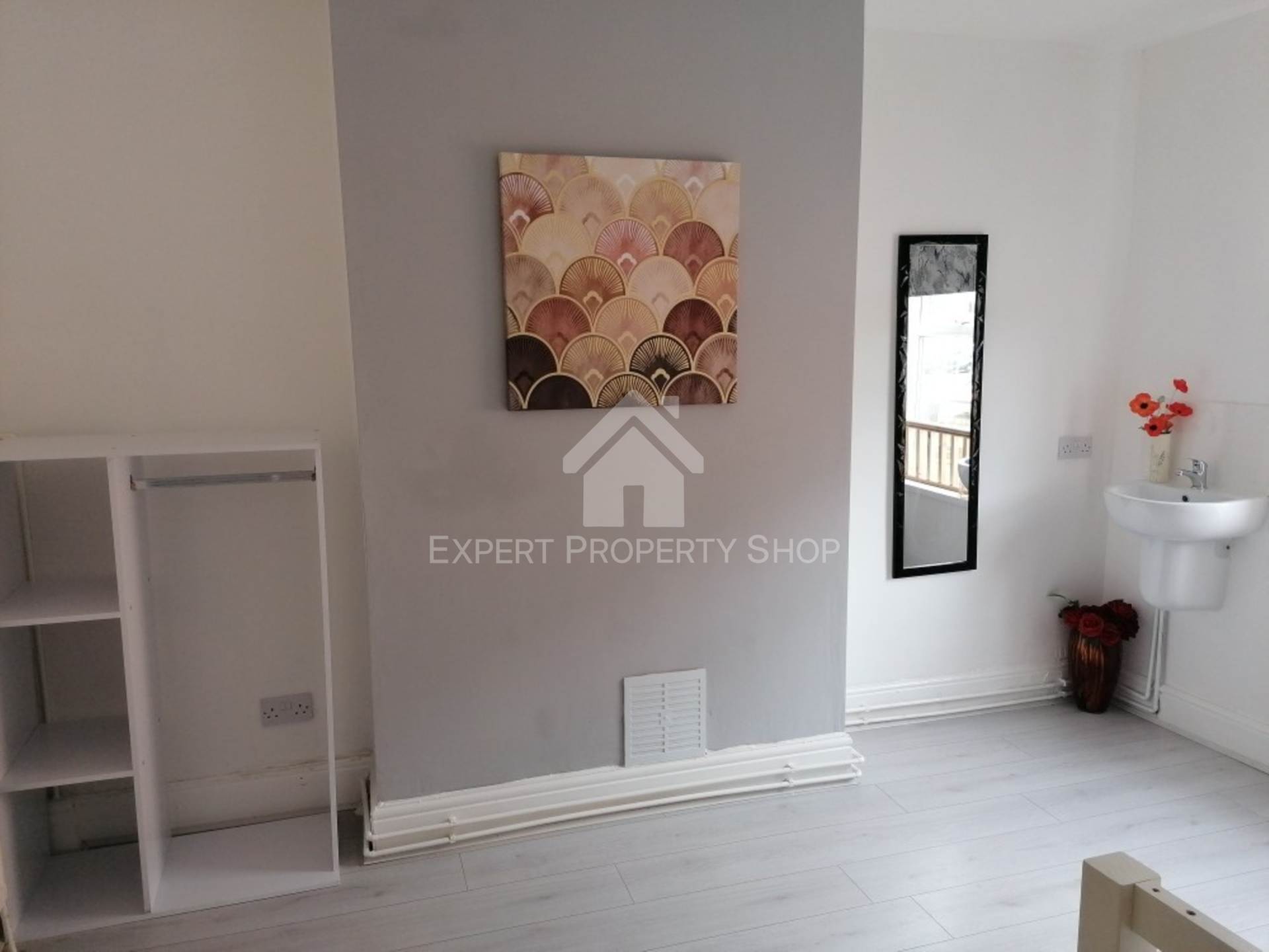 **AVAILABLE OCTOBER** Room 3. 11 Albert Road,Retford., Image 3