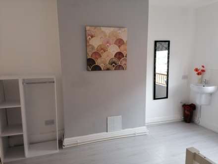 **AVAILABLE OCTOBER** Room 3. 11 Albert Road,Retford., Image 3