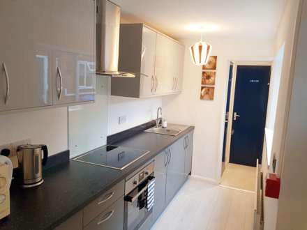 **AVAILABLE OCTOBER** Room 3. 11 Albert Road,Retford., Image 5