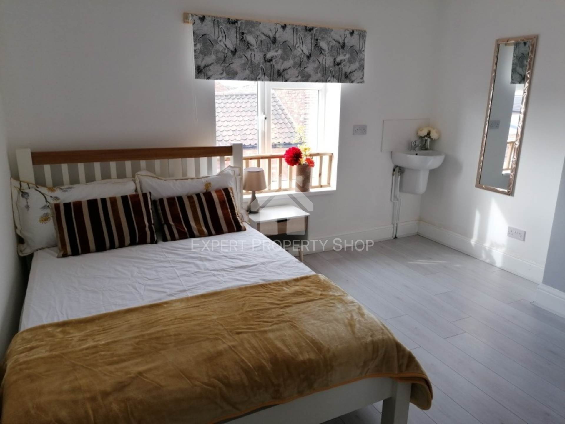 **DOUBLE ROOM** Albert Road,Retford., Image 2