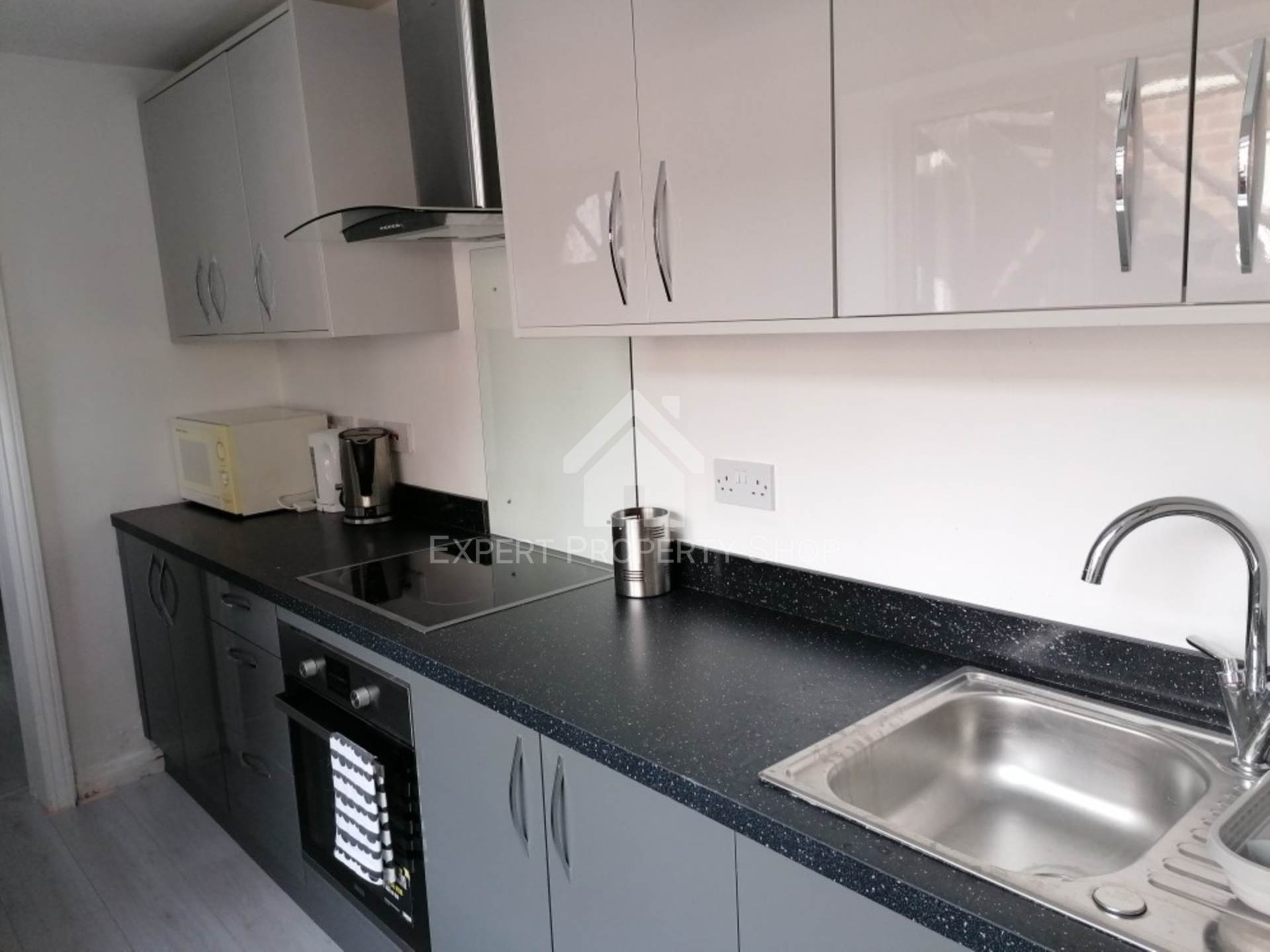 **DOUBLE ROOM** Albert Road,Retford., Image 5
