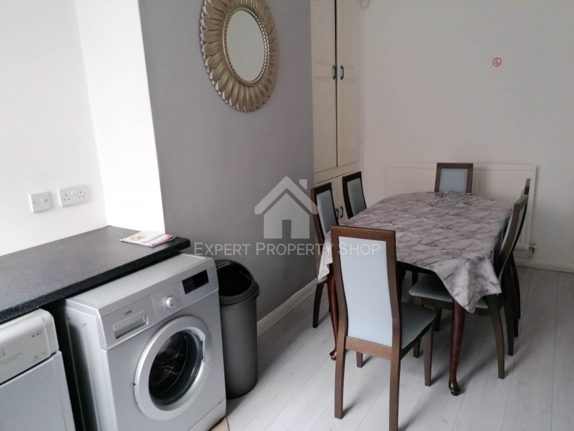 **DOUBLE ROOM** Albert Road,Retford., Image 7