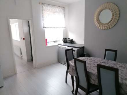 **DOUBLE ROOM** Albert Road,Retford., Image 6