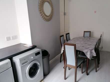 **DOUBLE ROOM** Albert Road,Retford., Image 7